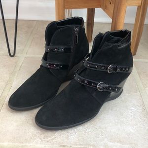 LIKE NEW AQUATALIA Foly Black Wedge Waterproof Bootie